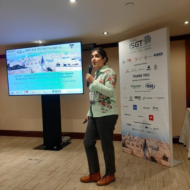 Narges Mehran präsentiert auf der 15.