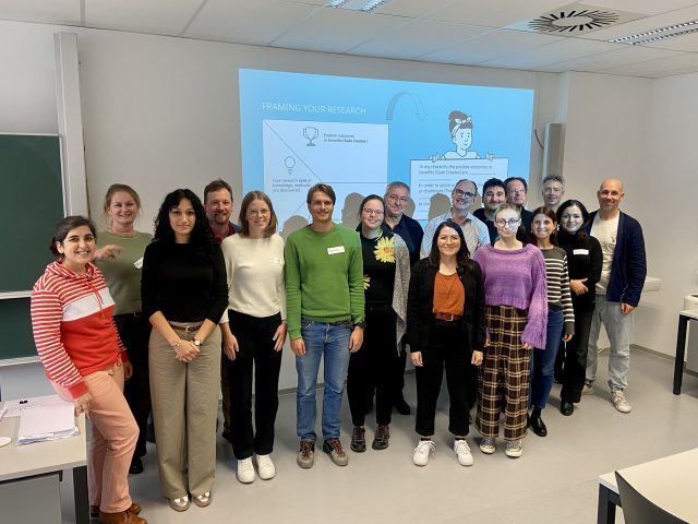 Auf diesem Bild ist das Exdigit Team beim Startup Workshop zu sehen.